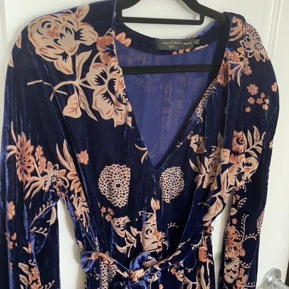 House of Harlow x Revolve Irvin Mini - Picture 3 of 4